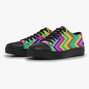 Tênis Cano Baixo Geométrico Listras Multicoloridas Verticais Abstrato