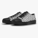 Tênis Cano Baixo Branco Cara De Gatinhos Com Nuvens Pretas Animais