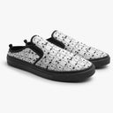 Tênis Mule Branco e Preto Raças Cachorros Animais